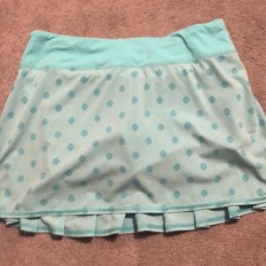 Lululemon Size 6 Tall Skirt